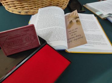 Narodowe czytanie w Małym Parku w Lututowie